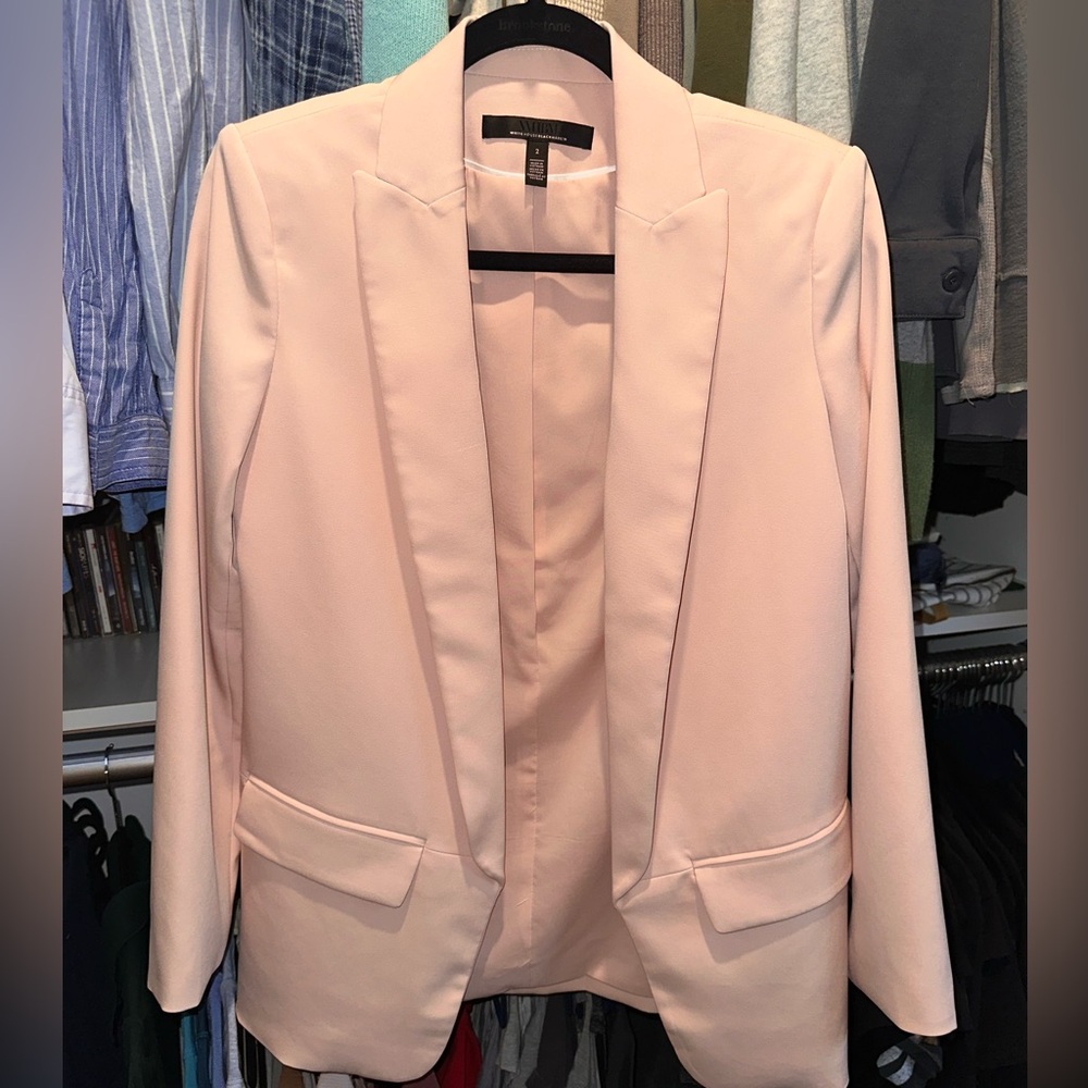 Women’s oversized blush blazer. Worn once. Excellent condition!